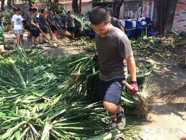 臺風中不能被遺忘的畫面，看一次感動一次！