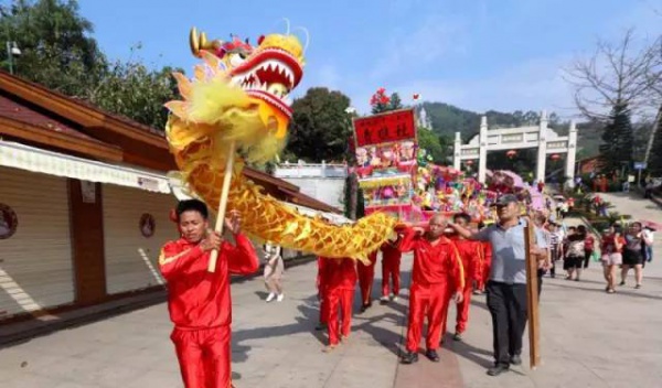 海滄又出名了！昨天幾千人在青礁慈濟祖宮同時做這事，轟動整個廈門！