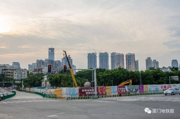 鎮(zhèn)海路、中山公園、將軍祠，3個地鐵站點出入口施工進度